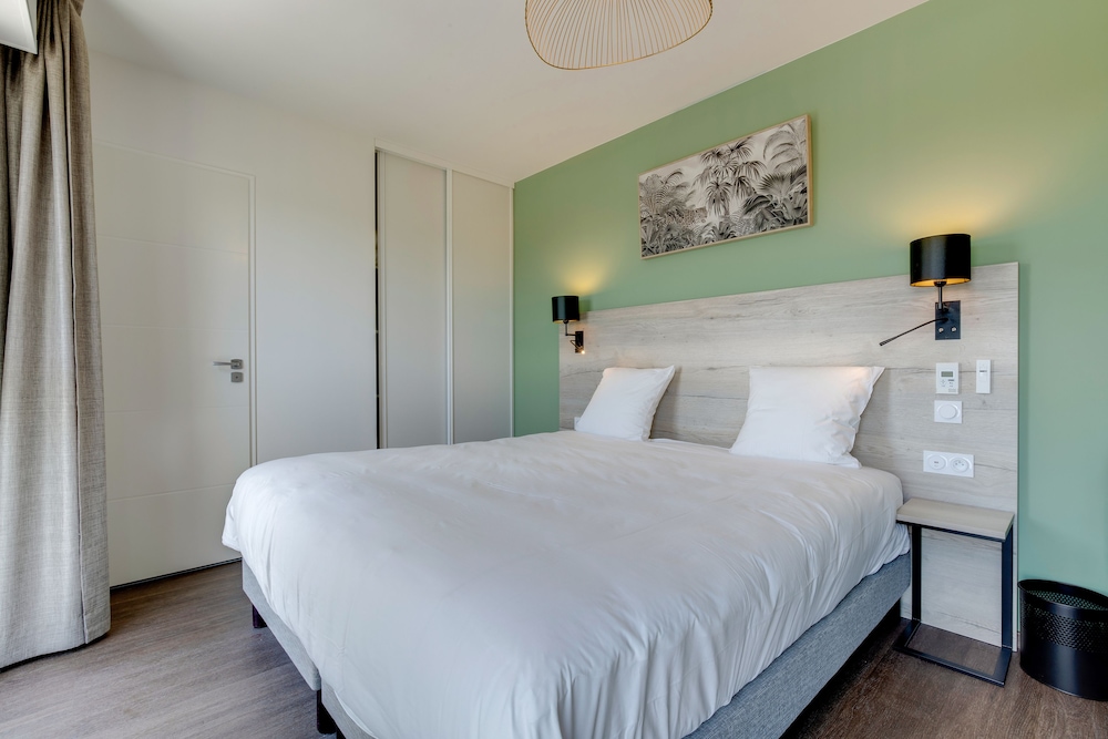 

Napoli - Massy - All Suites Massy Palaiseau