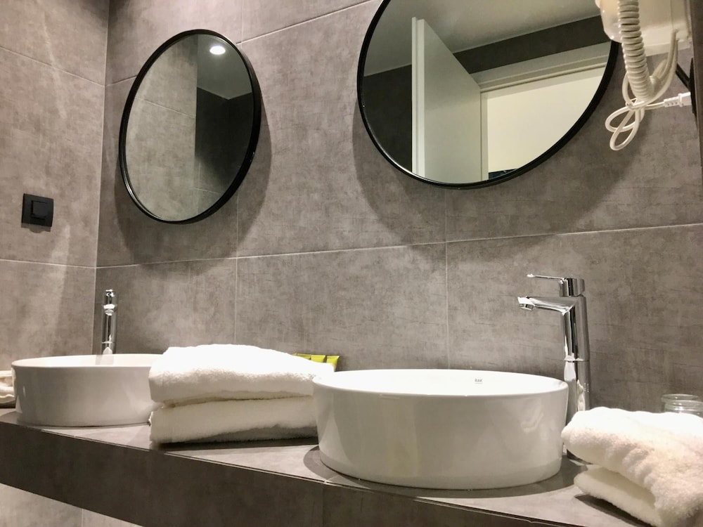 

Roma - Vouliagmeni - Athens Coast Hotel