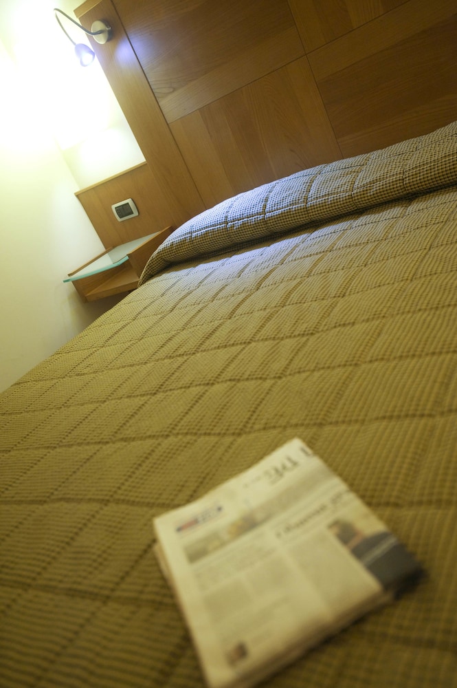 

Catania - Brescia - Hotel Master