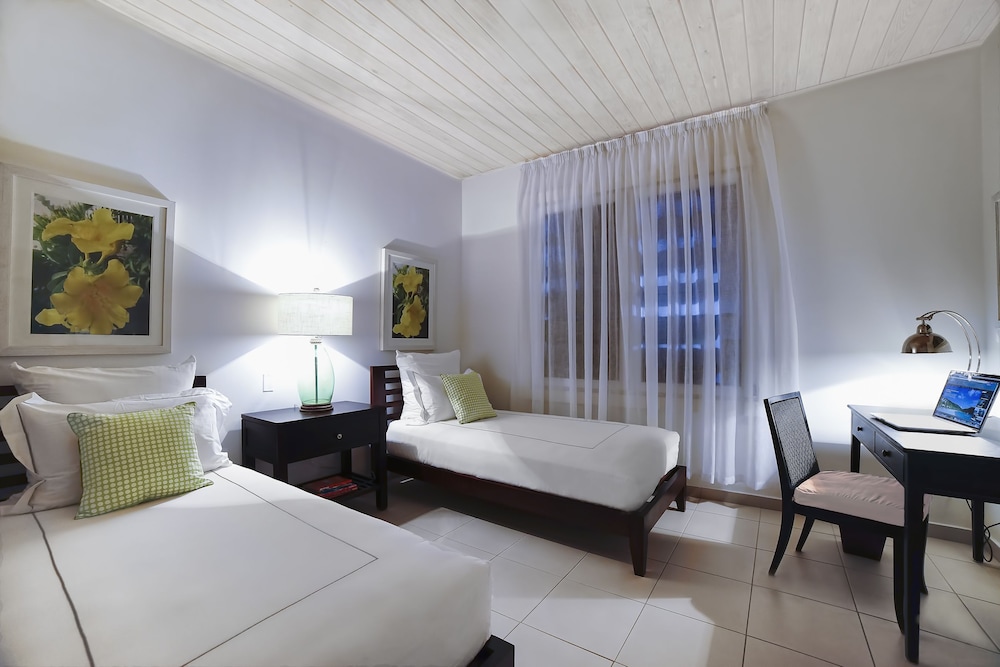 

Napoli - English Harbour - Carlisle Bay