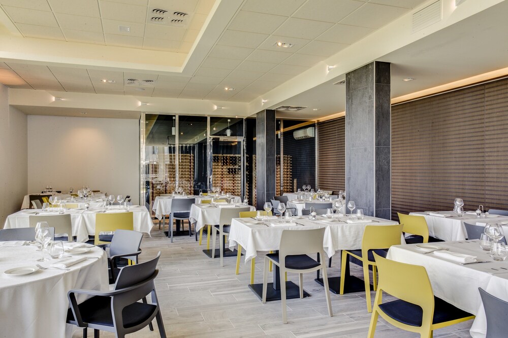 

Milano - Saint-Priest (Auvergne-Rhône-Alpes) - Hôtel ParKest