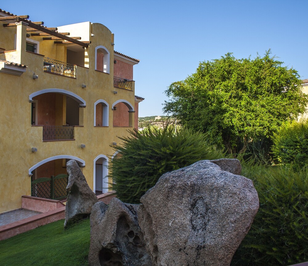 

Brindisi - Capo Testa - Santa Teresa di Gallura - La Reggia Di Nausicaa