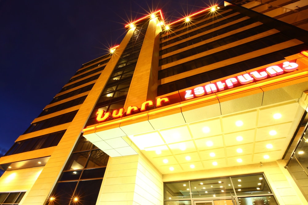 

Milano - Yerevan - Elegant Hostel
