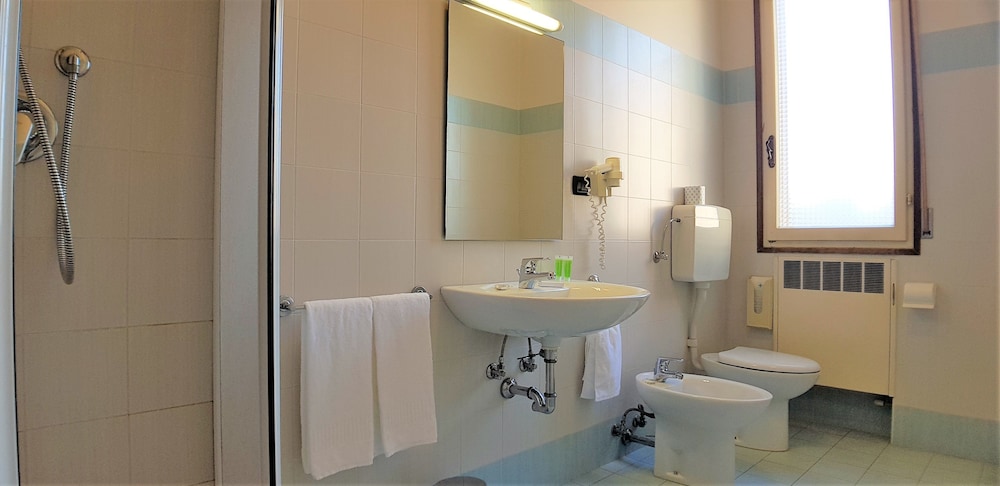 

Bari - Castel San Pietro Terme - Hotel Terme di Castel San Pietro