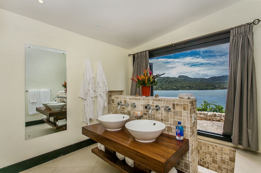 

Roma - Savusavu - Wavi Island Villas