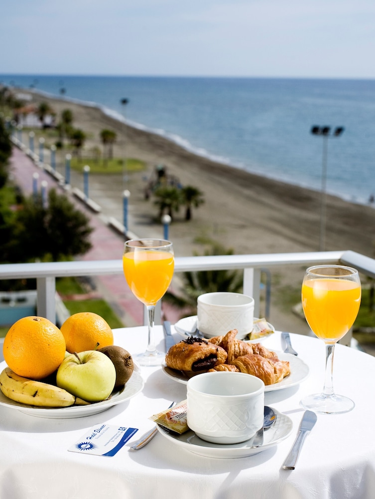 

Napoli - Rincón de la Victoria - FAY Victoria Beach