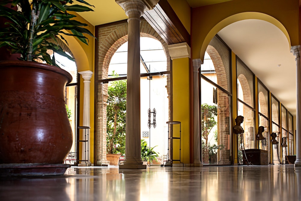 

Roma - Carmona, Siviglia - Hotel Alcázar de la Reina