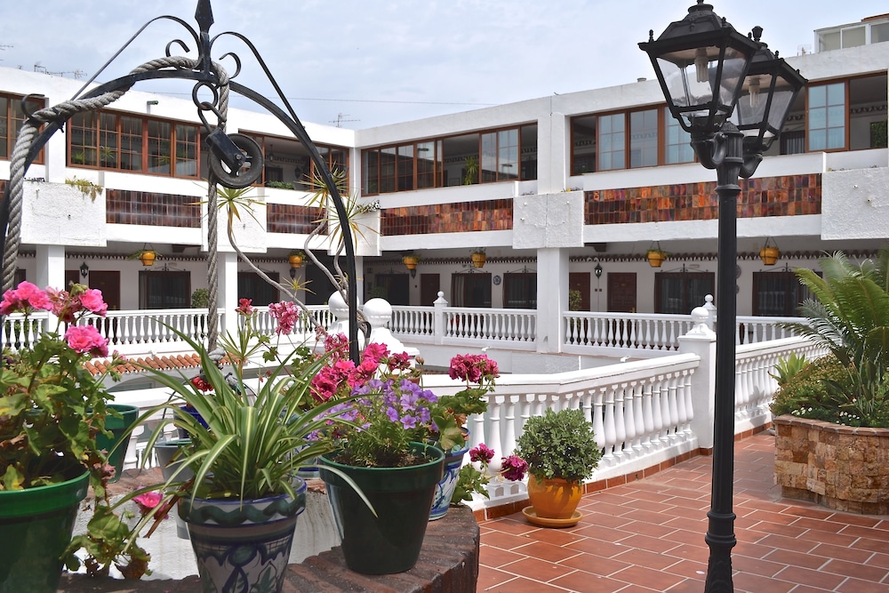 

Bari - La Cala de Mijas - Las Rampas