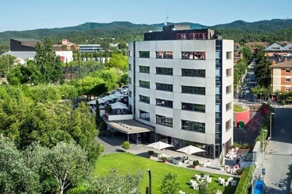 

Olbia - Barcellona - El Sant Cugat, 4 estrellas superior
