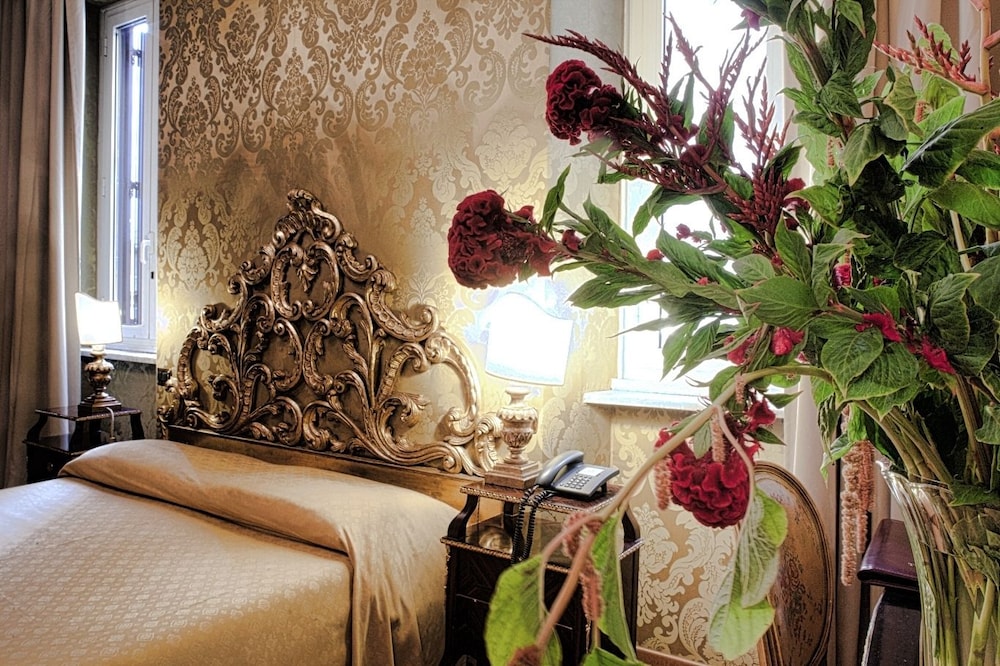 

Catania - Roma - Hotel Des Epoques