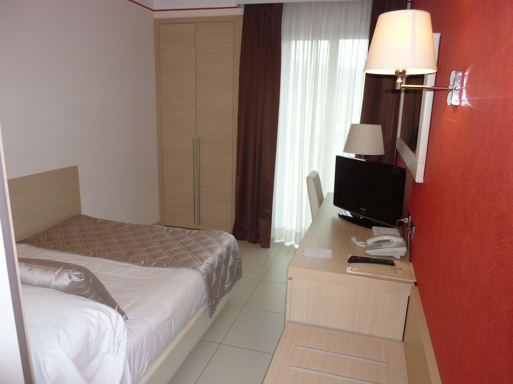 

Bologna - Amantea - Mediterraneo Palace Hotel