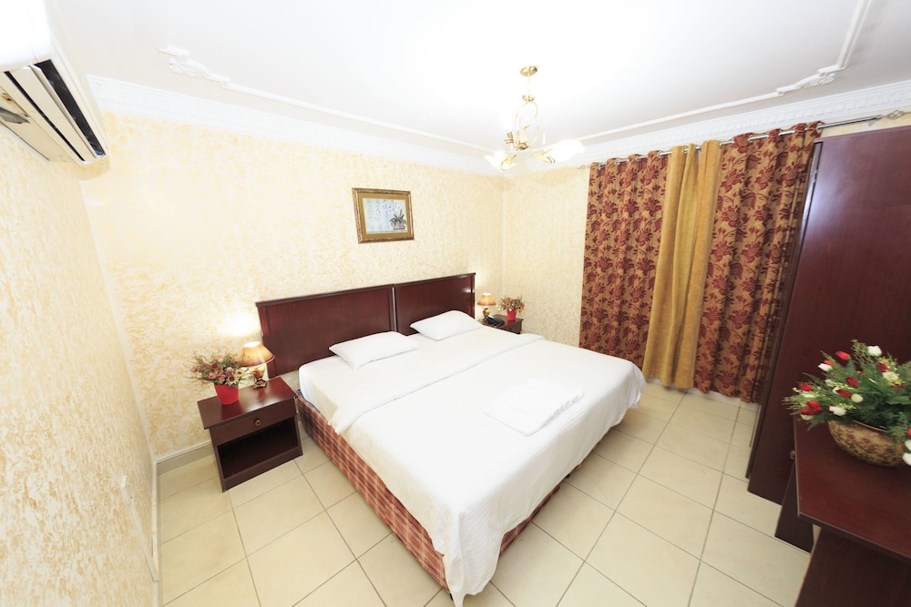 

Milano - Muscat - Gulf Hotel Apartment