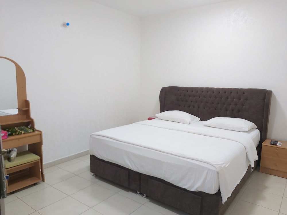 

Cagliari - Muscat - Gulf Hotel Apartment