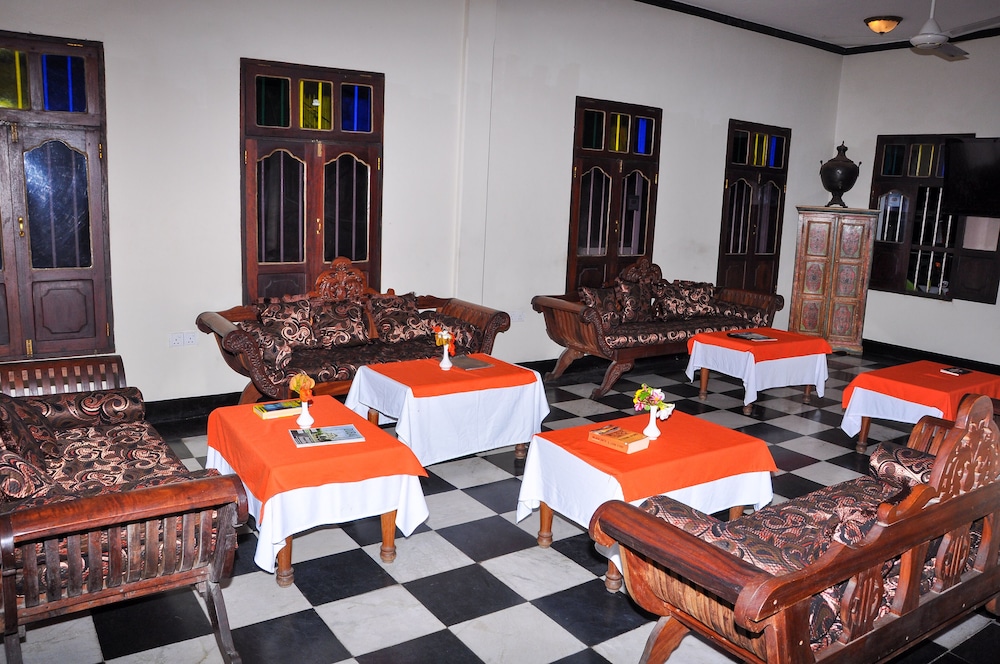 

Roma - Mbweni - Forodhani Park Hotel