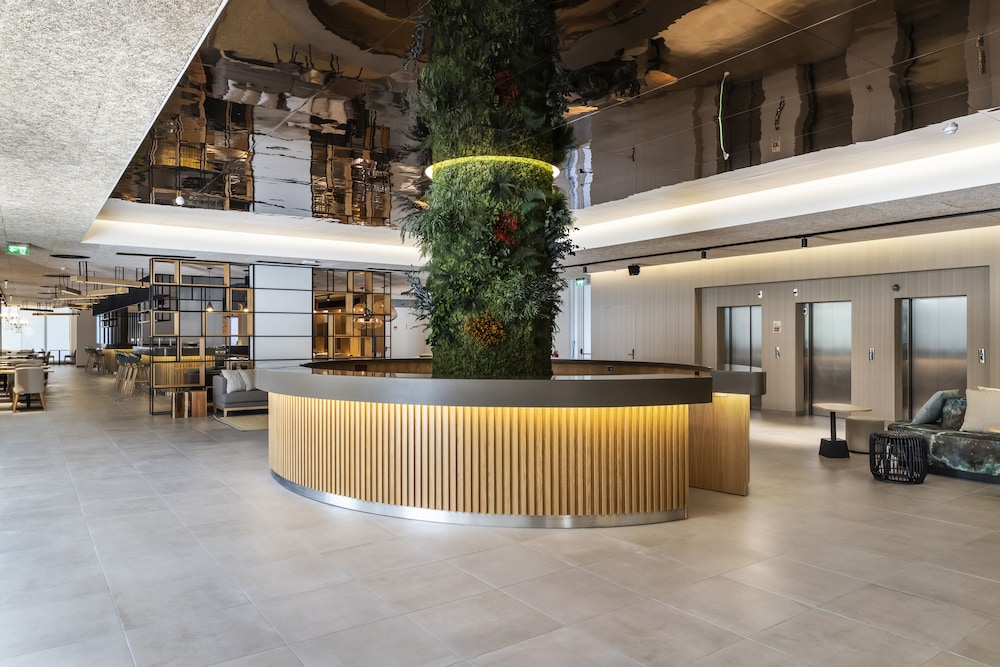 

Lamezia Terme - Quarteira - The Patio Suite Hotel