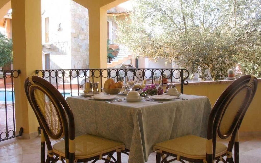 

Roma - Porto Rotondo - Hotel San Pantaleo