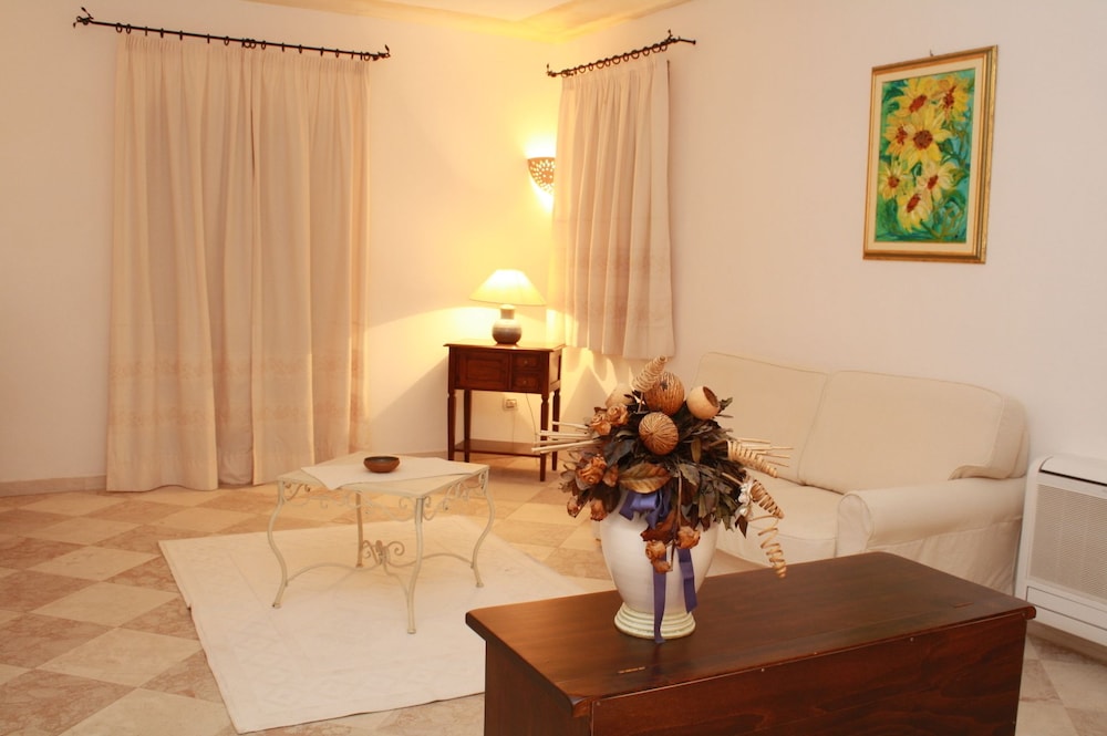 

Milano - Porto Rotondo - Hotel San Pantaleo