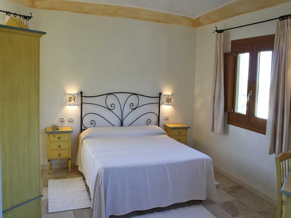 

Milano - Golfo Marinella - Charming house in San Pantaleo