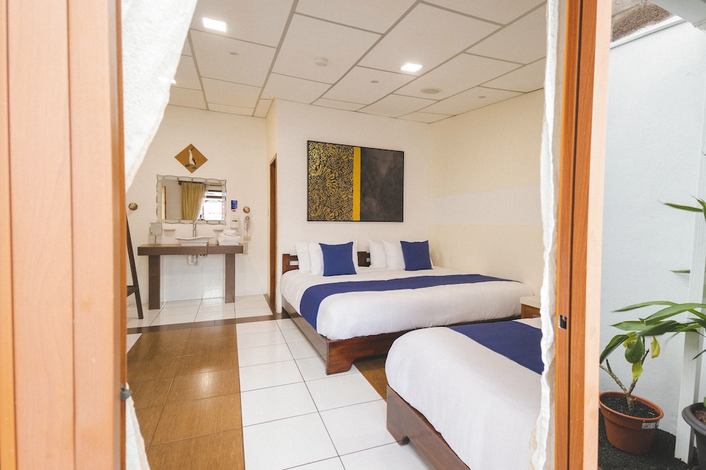 

Milano - Puerto Ayora - Hotel Palace Galapagos