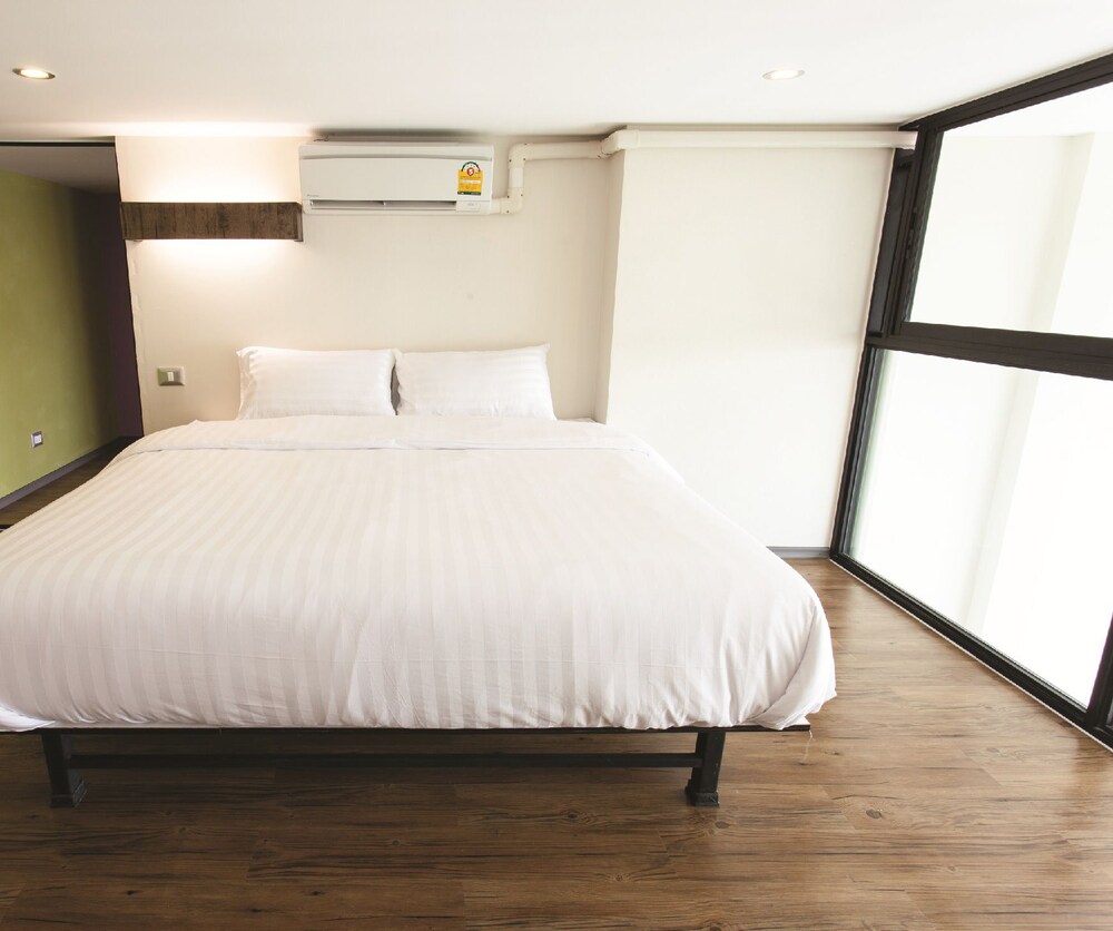 

Roma - Bangna - Varrzon Residence Srinakarin 56