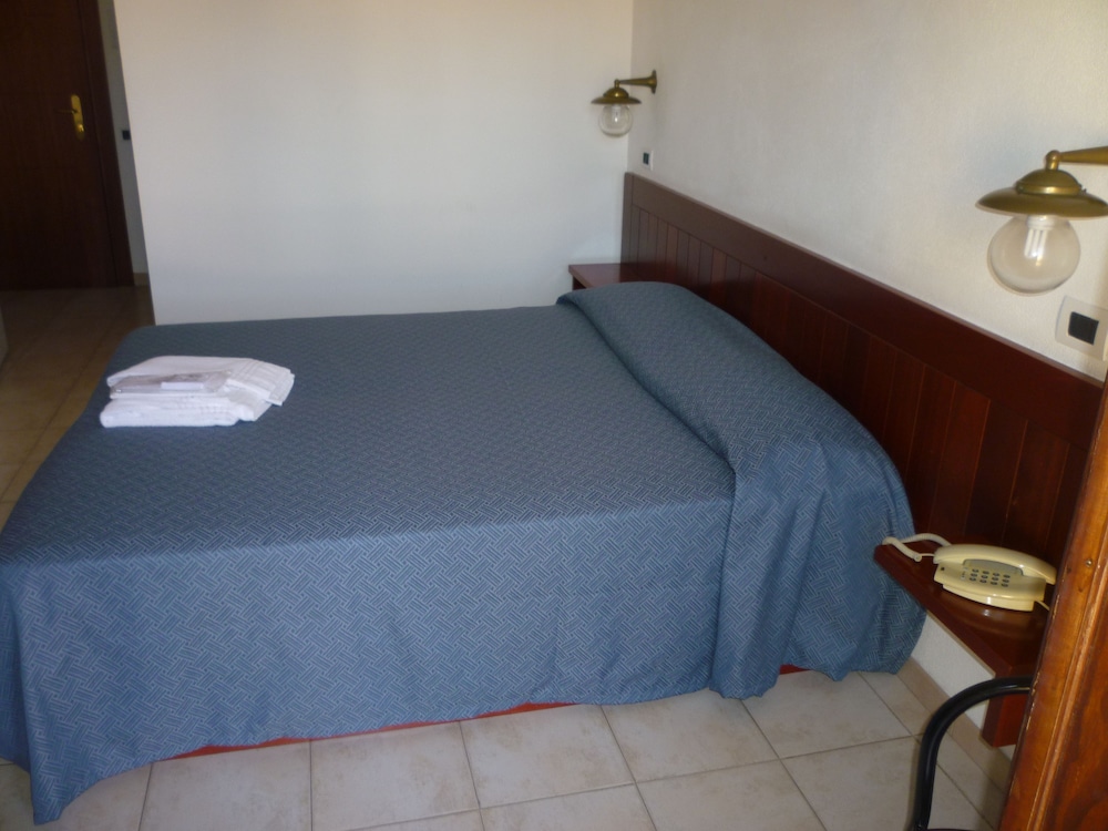 

Bari - Sardegna Nord - Alghero, Stintino e Castelsardo, Mare Italia - Hotel L'Ancora