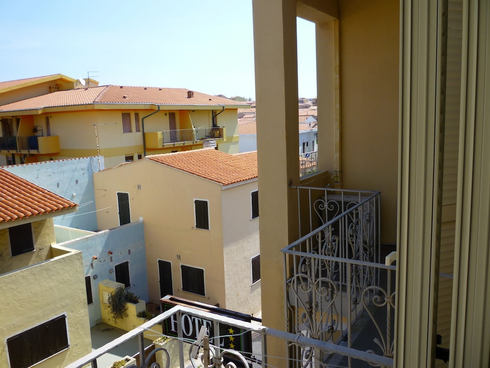 

Catania - Capo Testa - Santa Teresa di Gallura - Hotel L'Ancora