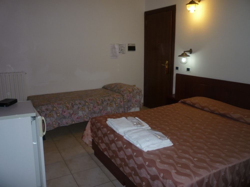 

Bari - Capo Testa - Santa Teresa di Gallura - Hotel L'Ancora
