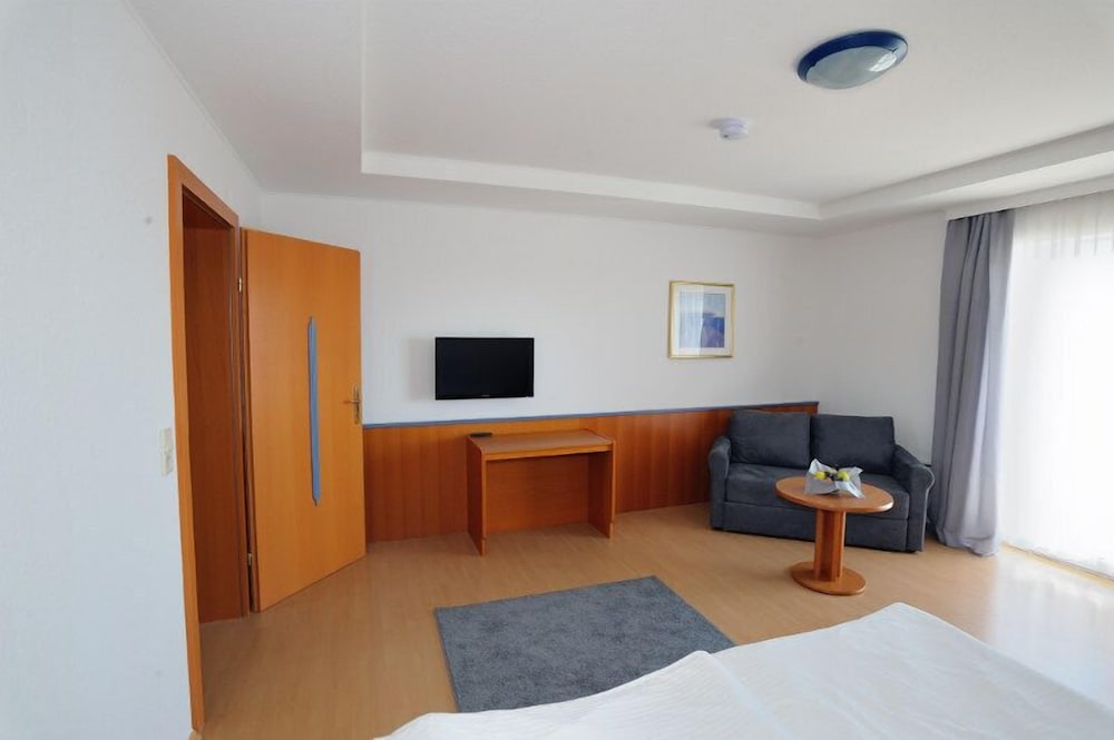 

Roma - Weiden am See - Sporthotel Podersdorf