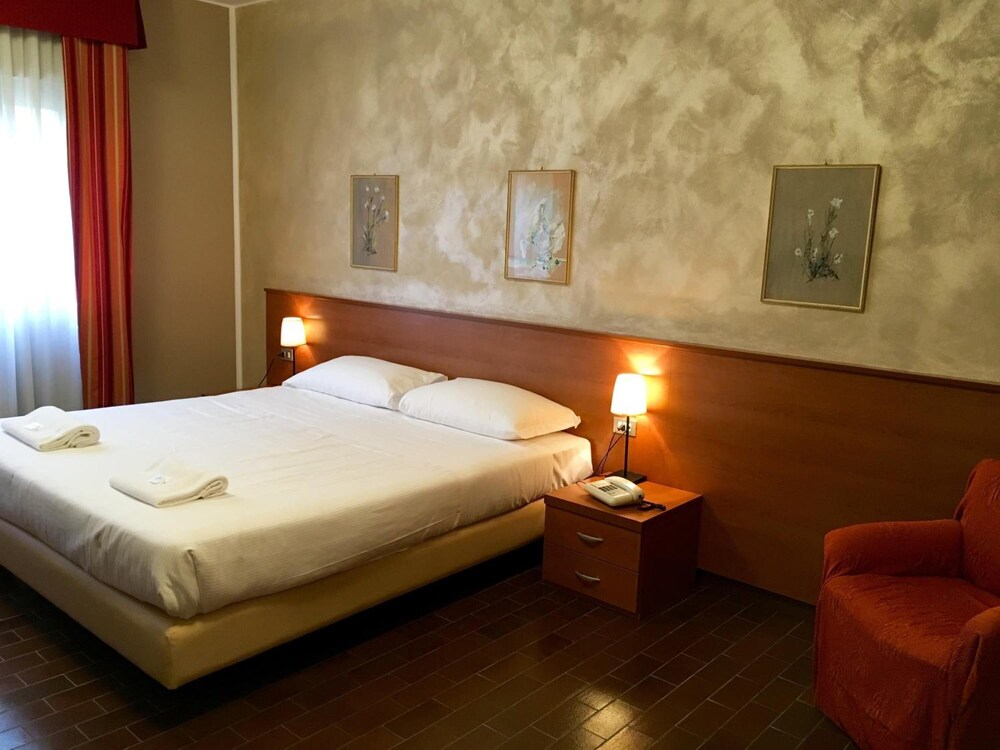 

Roma - Pieve Emanuele - Hotel Forum