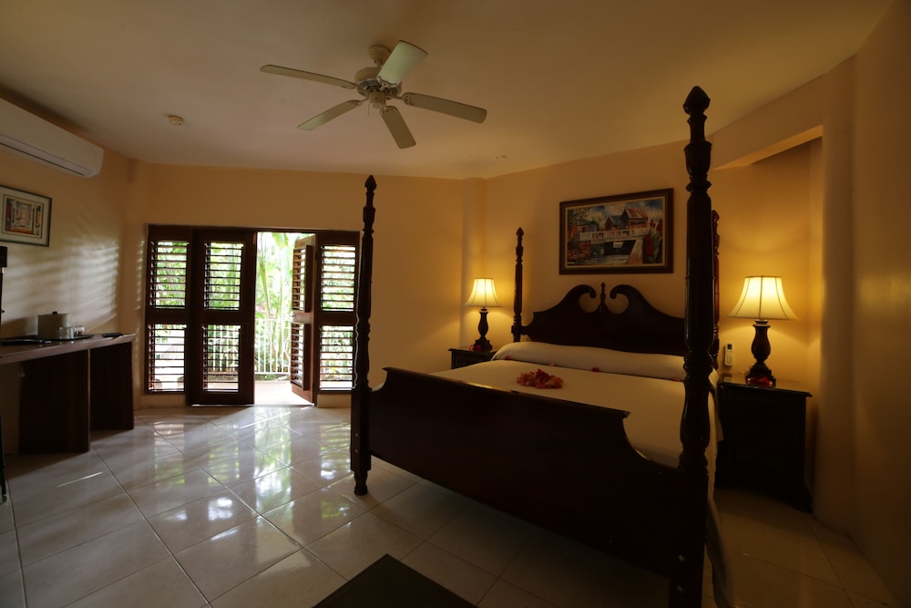 

Bari - Negril - Negril Palms