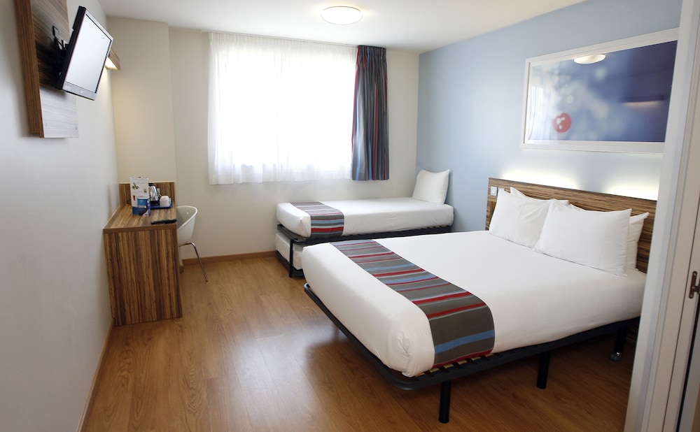 

Cagliari - Aeroporto di Madrid - Travelodge Madrid Torrelaguna