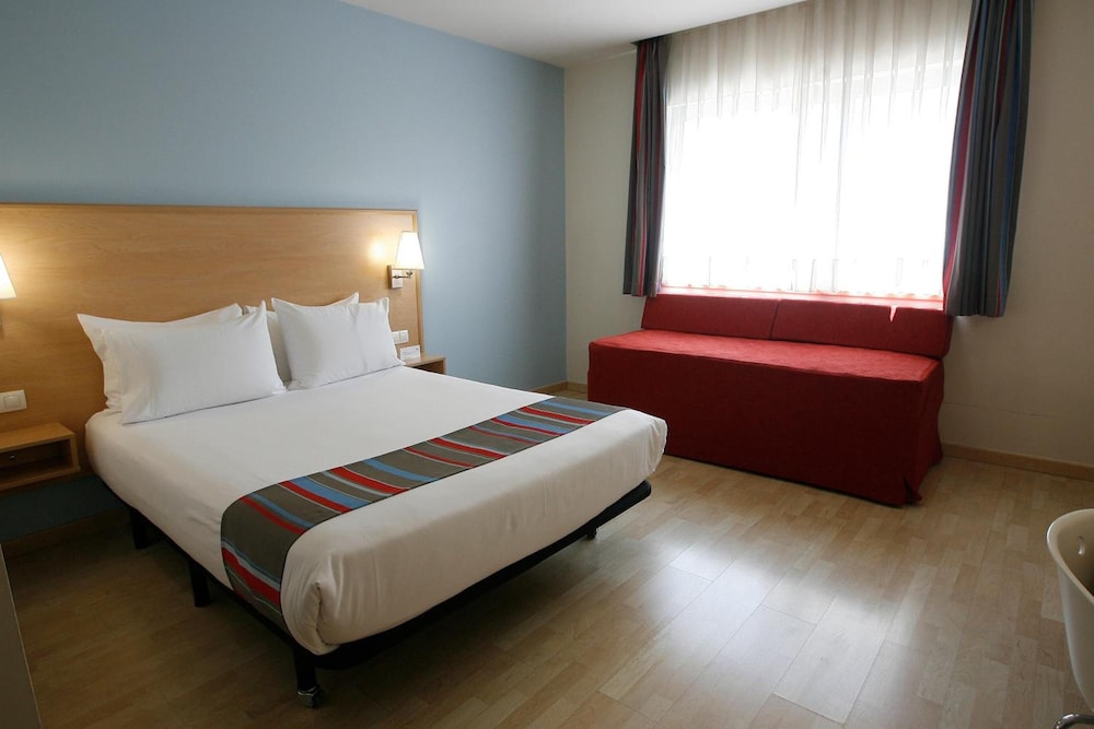 

Pisa - Aeroporto di Madrid - Travelodge Madrid Torrelaguna