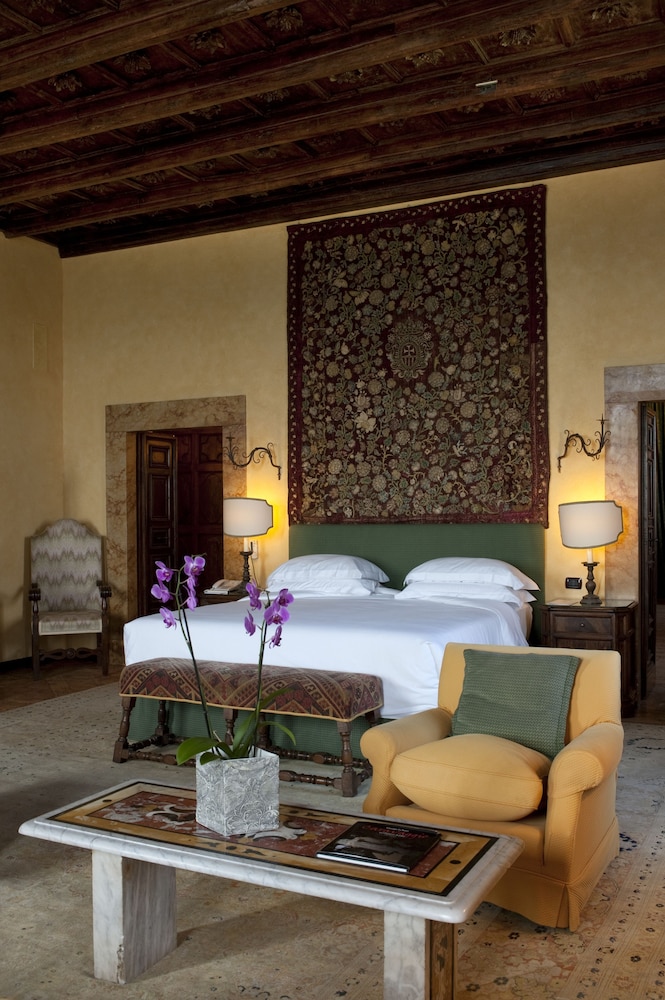

Torino - Ladispoli - La Posta Vecchia Hotel