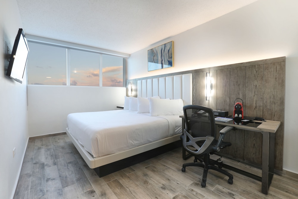 

Venezia - Isla Verde - San Juan Airport Hotel