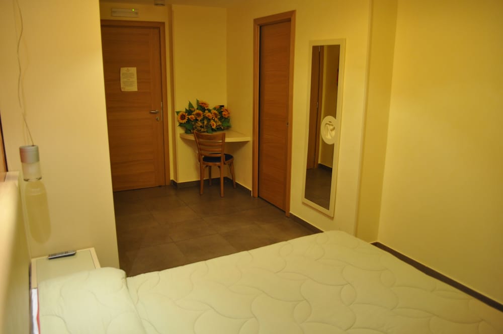 

Napoli - Lamezia Terme - Aerhotel Phelipe