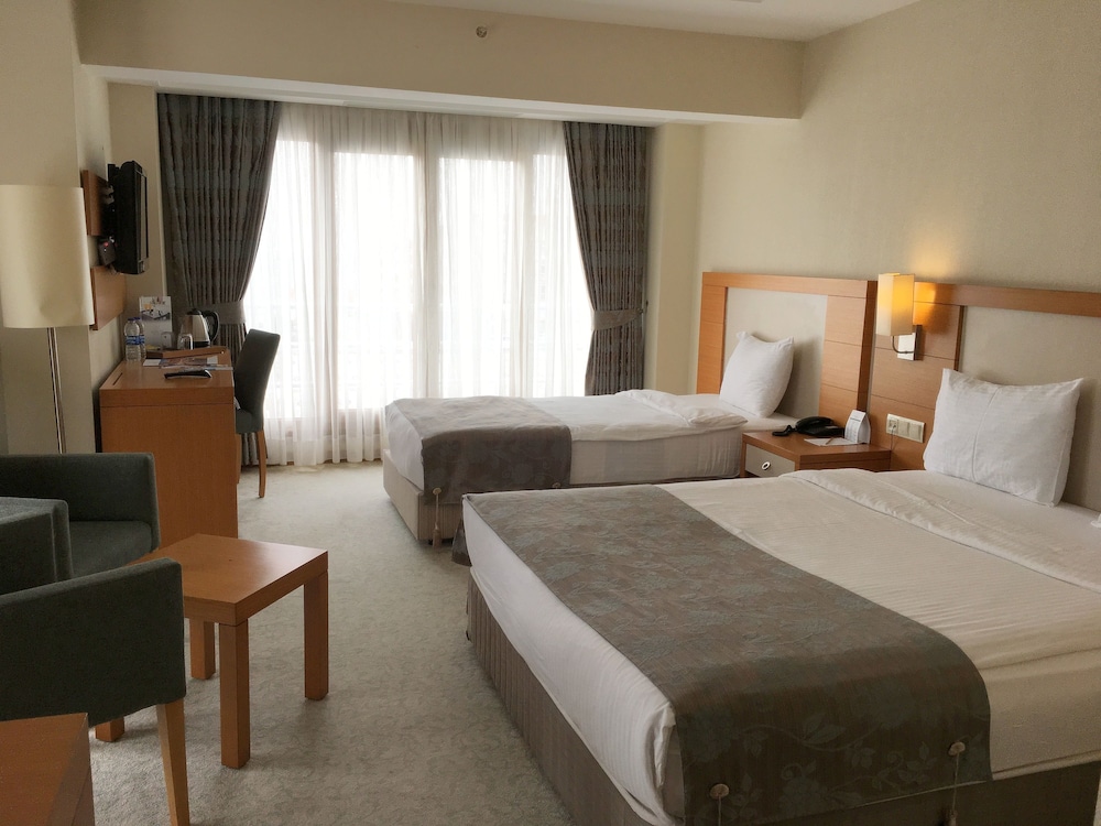 

Napoli - Büyükçekmece - Mercia Hotels & Resorts