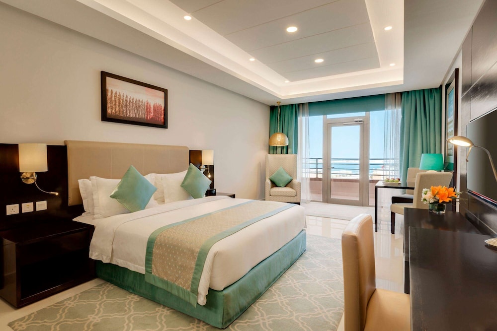 

Roma - Amwaj Islands - Ramada Hotel & Suites By Wyndham Amwaj Islands Manama