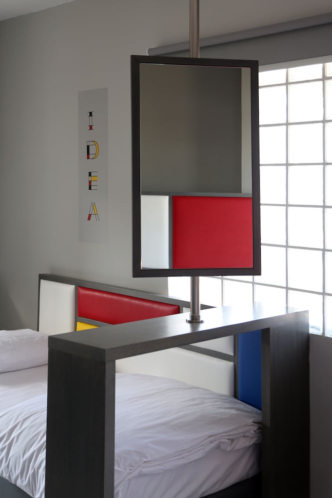 

Milano - Megas Gialos - Design Architectonika