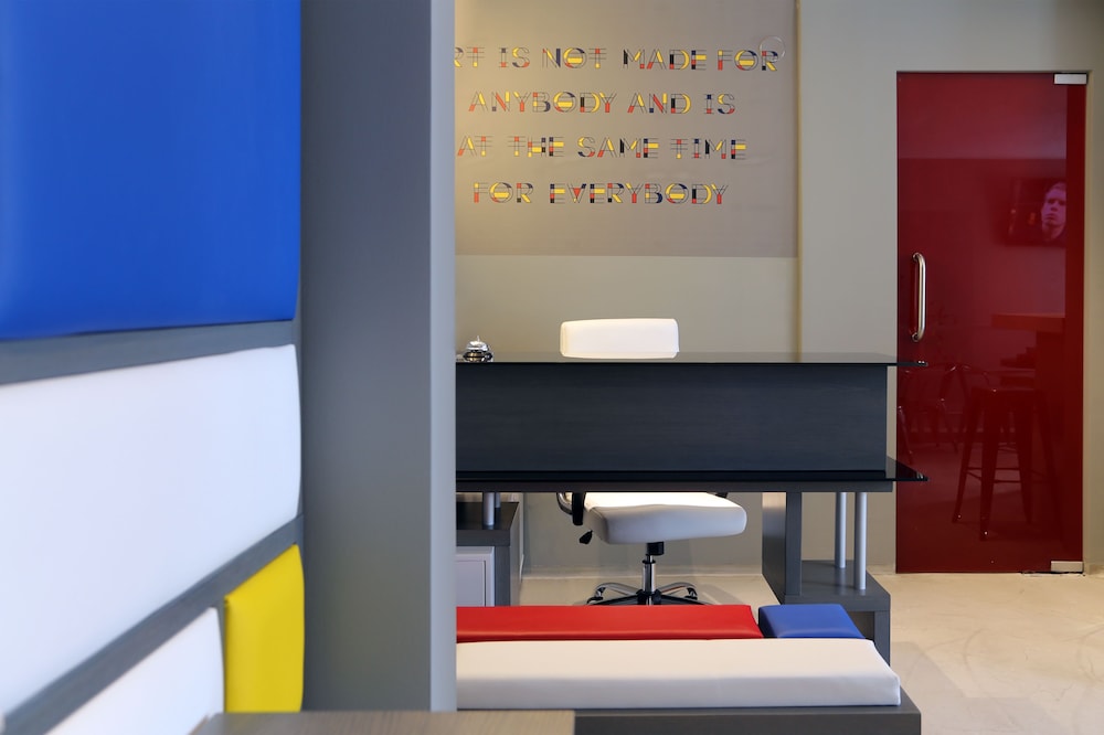 

Milano - Megas Gialos - Design Architectonika