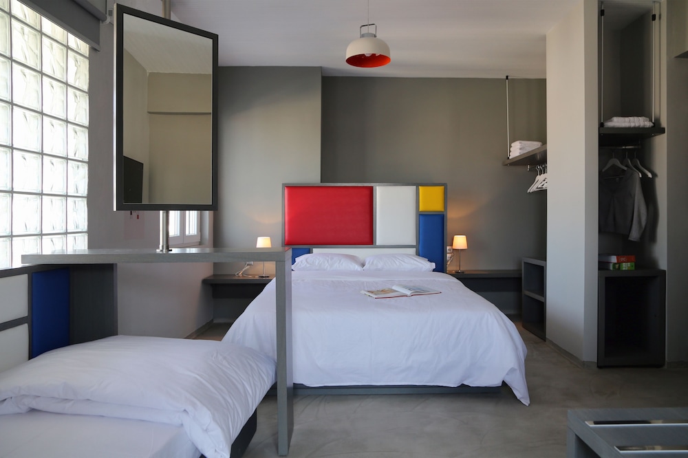 

Milano - Megas Gialos - Design Architectonika