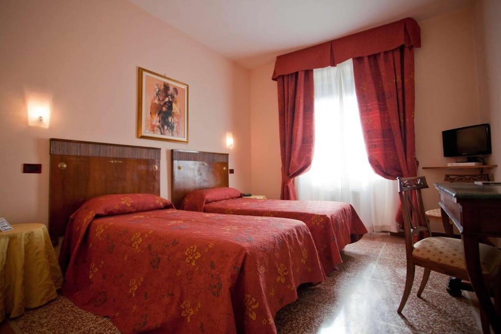 

Firenze - Pisa - Hotel La Pace