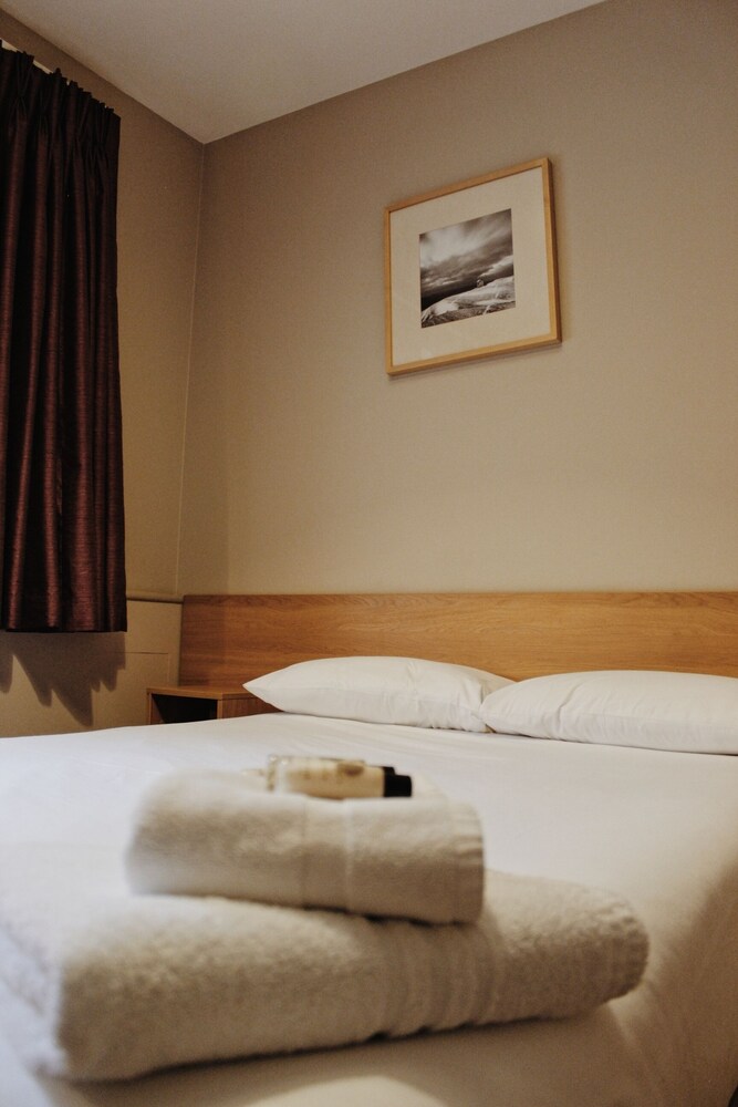 

Milano - Uxbridge - Lancaster Hotel