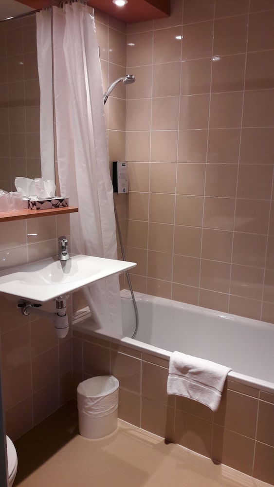 

Roma - Rennes - Kyriad Rennes Nord Hotel