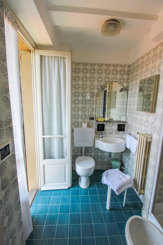 

Bari - Verbania - Hotel Moderno