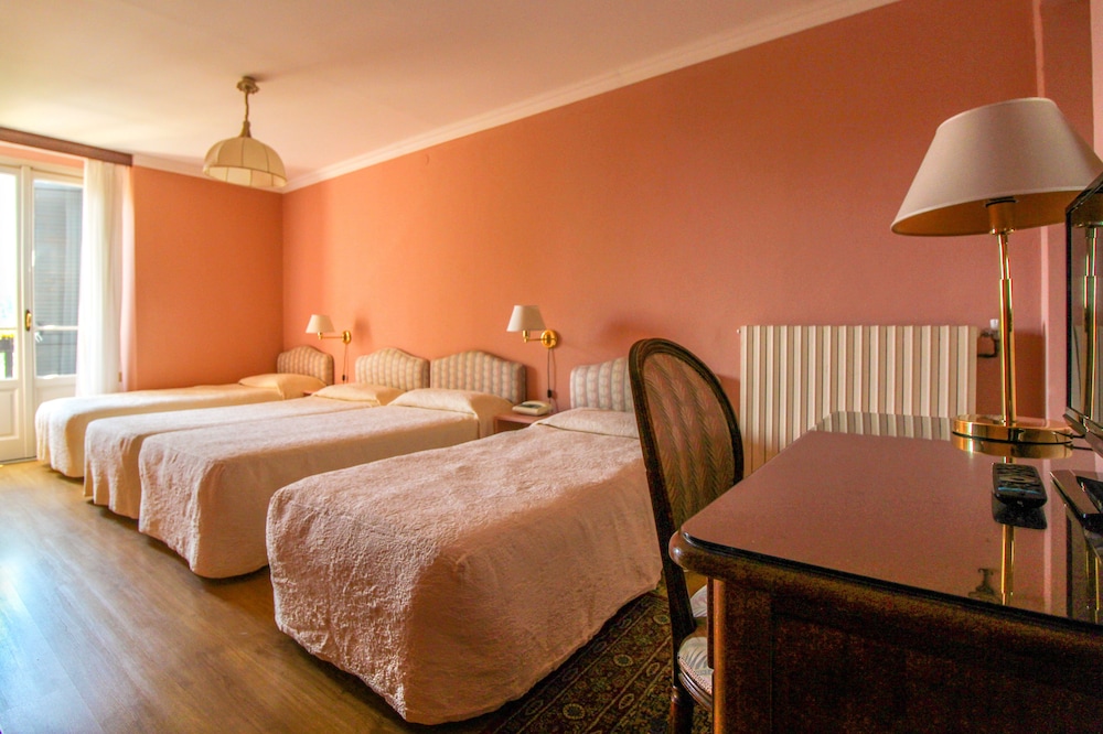 

Palermo - Castelveccana - Hotel Moderno