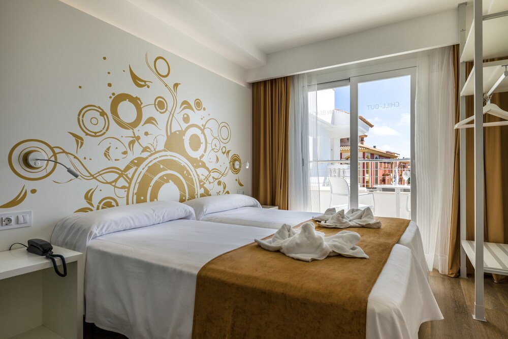 

Bologna - Canyamel - Hotel Triton Beach