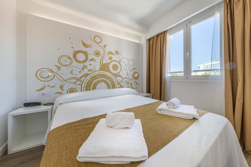 

Milano - Font de Sa Scala - Hotel Triton Beach