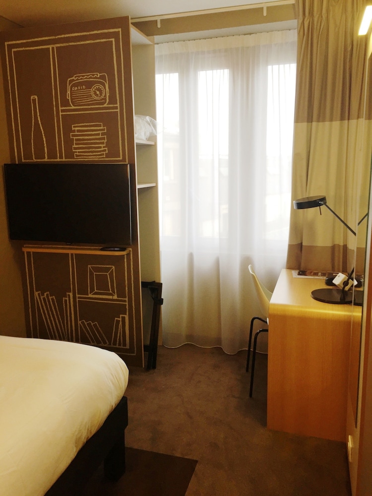 

Venezia - Courbevoie - ibis Clichy Centre Mairie