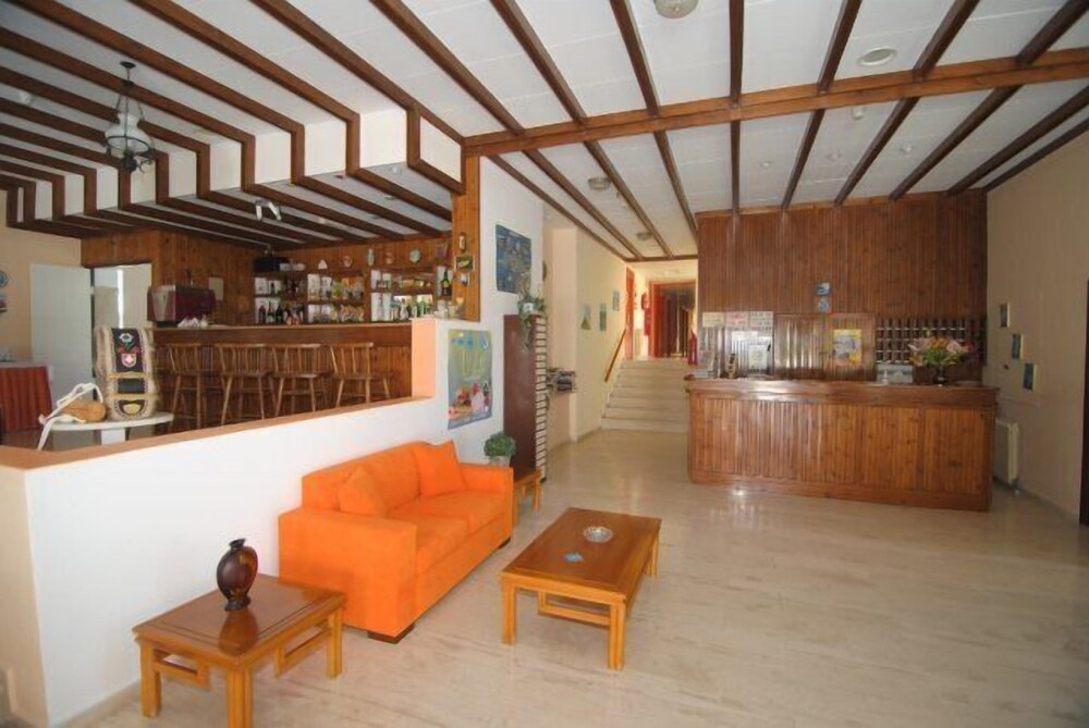 

Verona - Agios Fokas - Iris Hotel