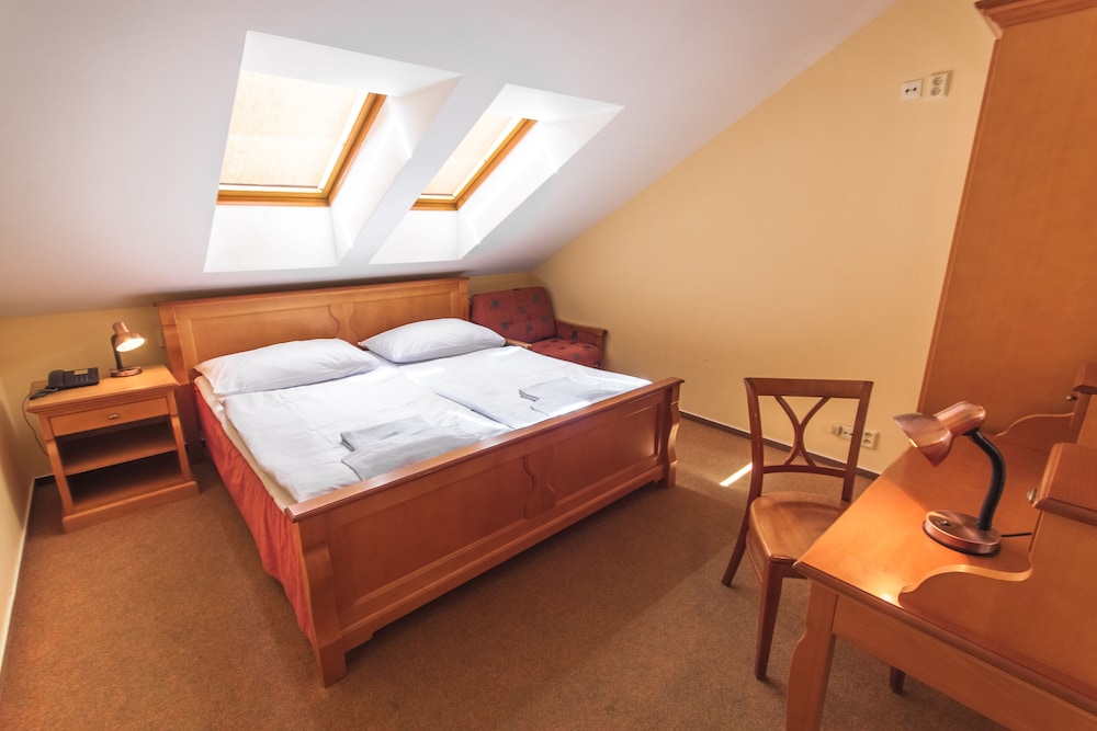 

Milano - Praga - Brezina Pension